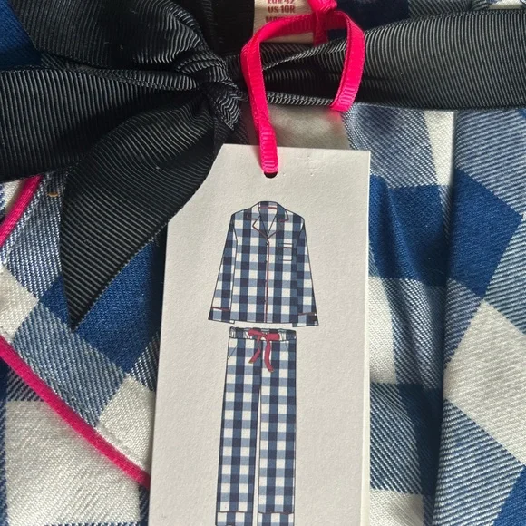 Bath & Body Works Gingham Pajama Set, LIMITED EDITION, Brand New with Tags - Picture 2 of 3